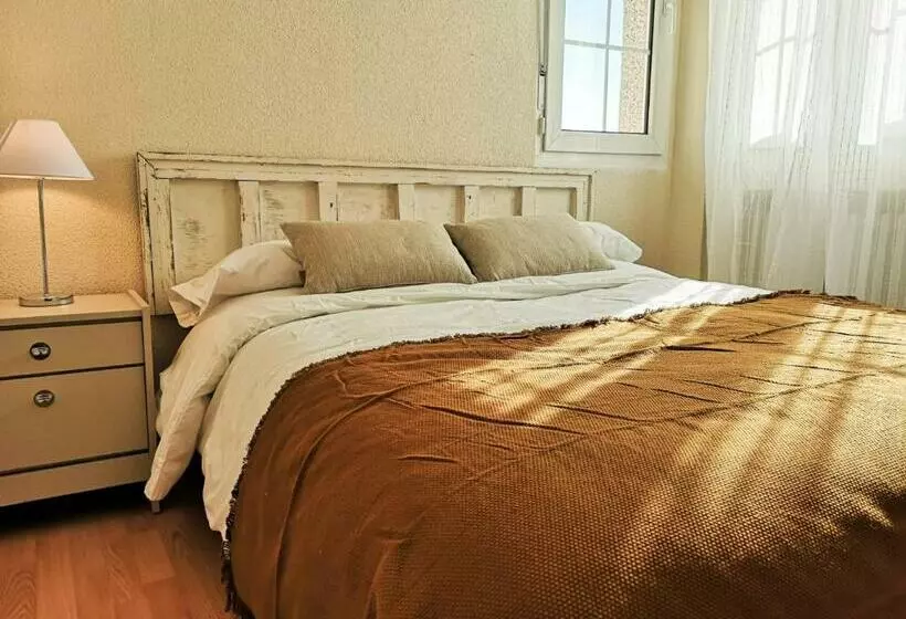 Agradable Casa Con Jardín: Casasola