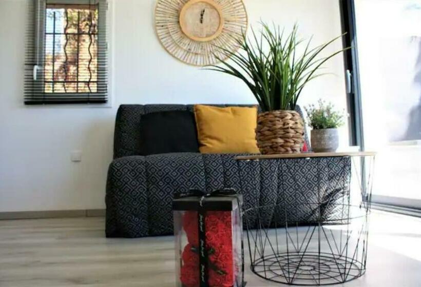 Appartement Tout équipé En Rez De Jardin Entre Gard Et Ardèche