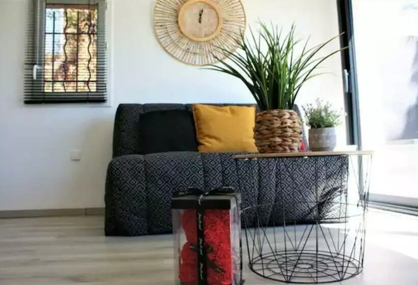 Appartement Tout équipé En Rez De Jardin Entre Gard Et Ardèche