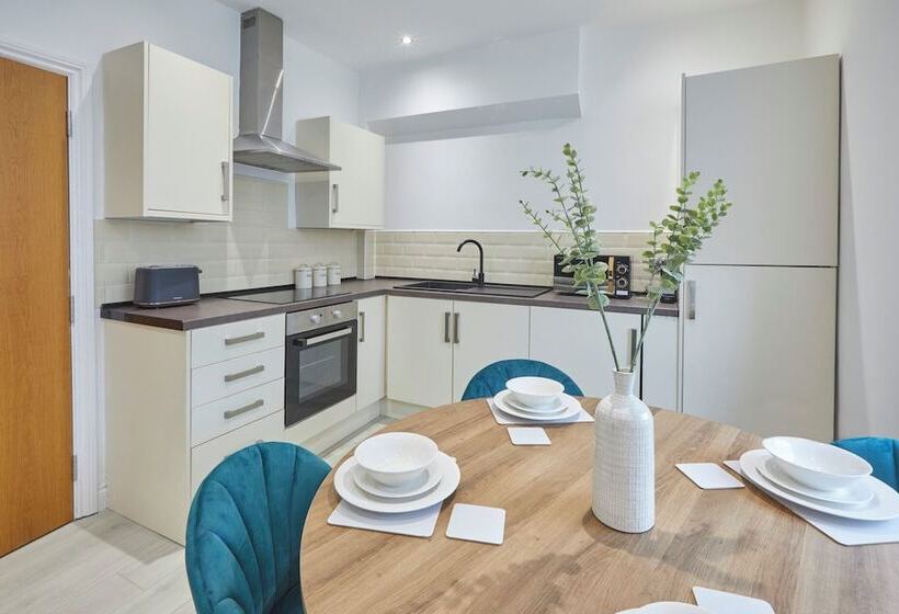 Host & Stay   North Quay Apartments