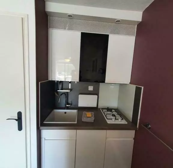 Studio Cabine Mer Et Pinède 26m2: 4pers, Neuf, Cosy