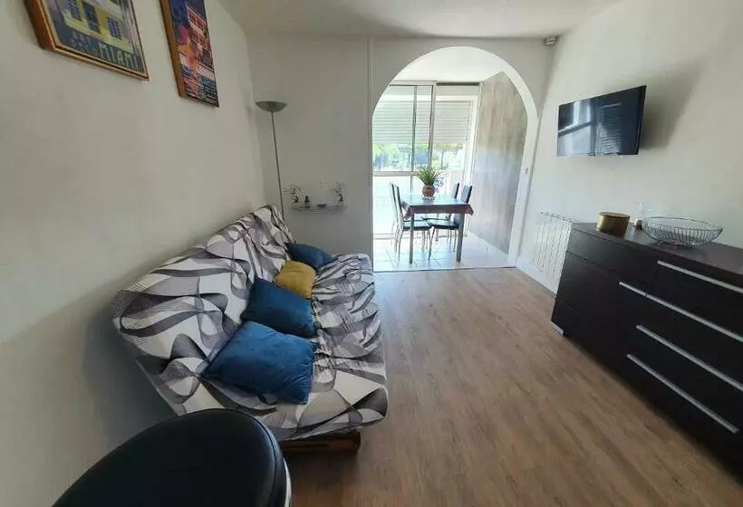 Studio Cabine Mer Et Pinède 26m2: 4pers, Neuf, Cosy