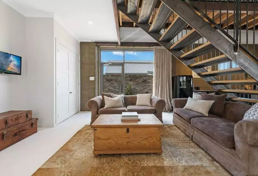 Loft House   On Heifer Station Vineyard