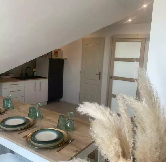 Logement Convivial, Charmant Et Spacieux