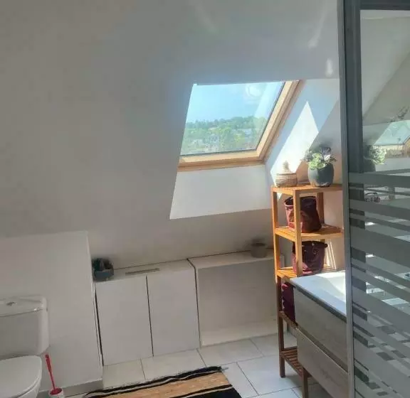 Logement Convivial, Charmant Et Spacieux