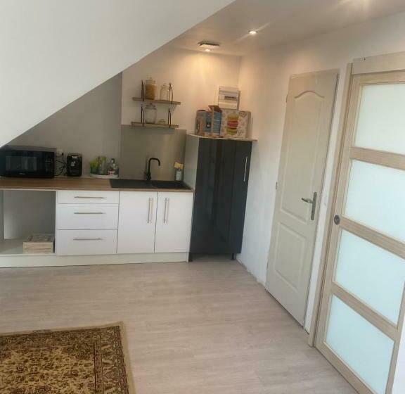 Logement Convivial, Charmant Et Spacieux