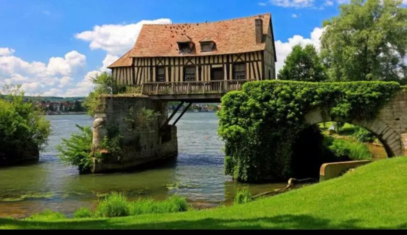 Logement Convivial, Charmant Et Spacieux