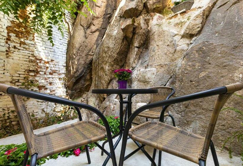 The Old Town Vintage 2 Bedroom Jewel