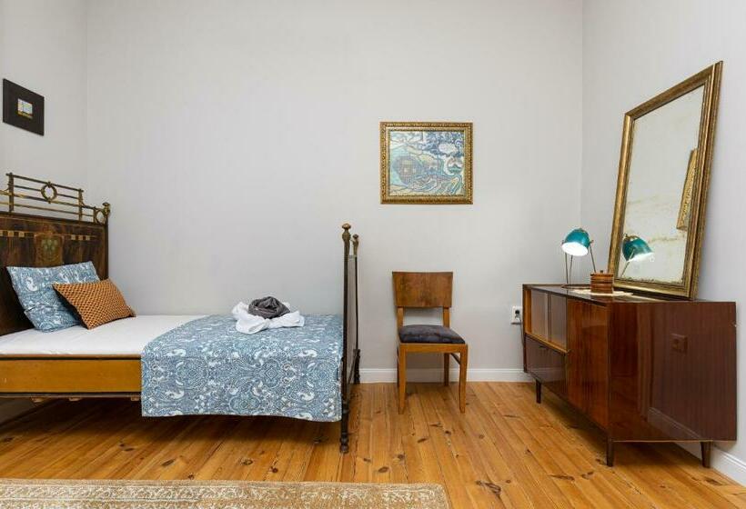 The Old Town Vintage 2 Bedroom Jewel