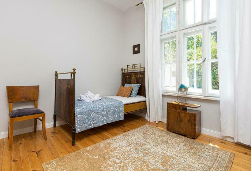 The Old Town Vintage 2 Bedroom Jewel