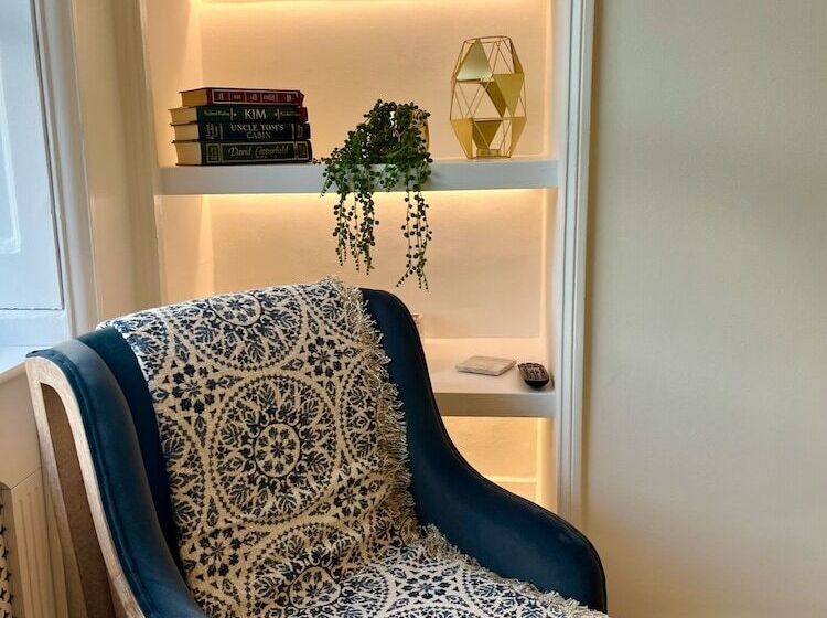 The Paragon Penthouse   Stunning Views Over Bath!