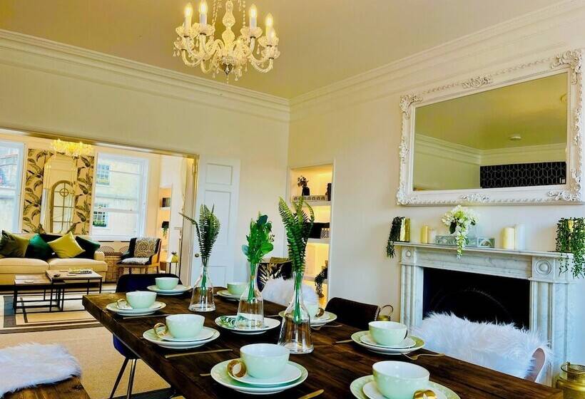 The Paragon Penthouse   Stunning Views Over Bath!