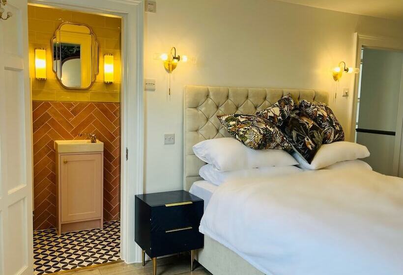 The Paragon Penthouse   Stunning Views Over Bath!