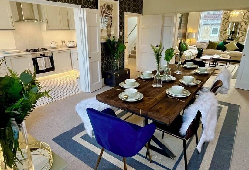 The Paragon Penthouse   Stunning Views Over Bath!