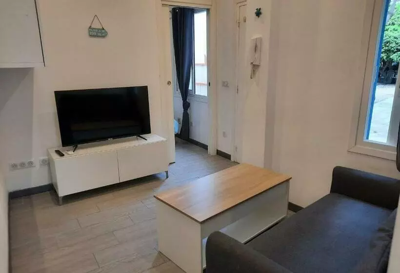 Charmant 2 Pièces Avec Jardin Privé   Bord De Mer