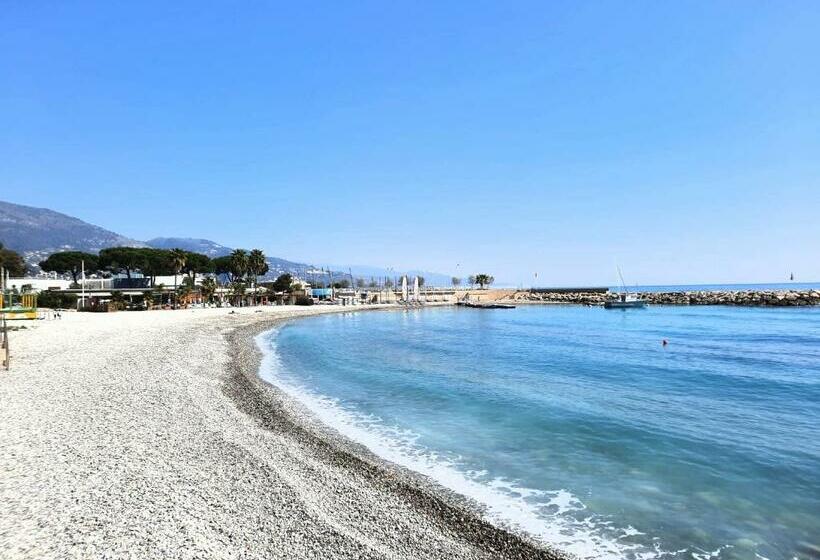 Charmant 2 Pièces Avec Jardin Privé   Bord De Mer