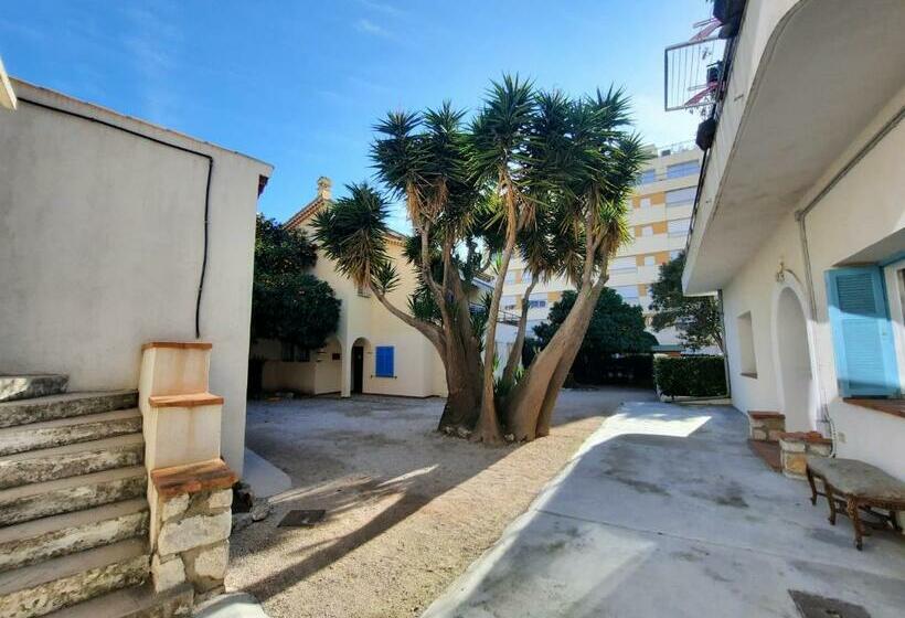 Charmant 2 Pièces Avec Jardin Privé   Bord De Mer