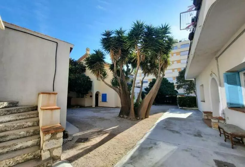 Charmant 2 Pièces Avec Jardin Privé   Bord De Mer