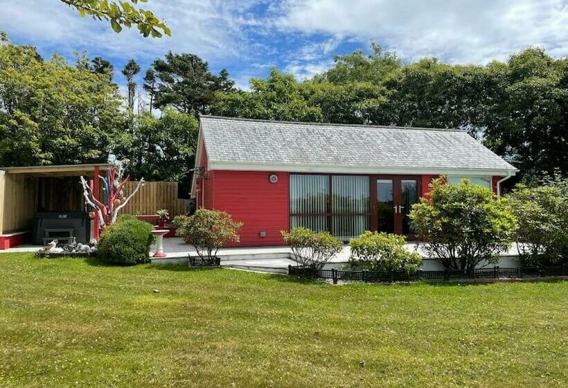 Meadowside Lodge With Hot Tub