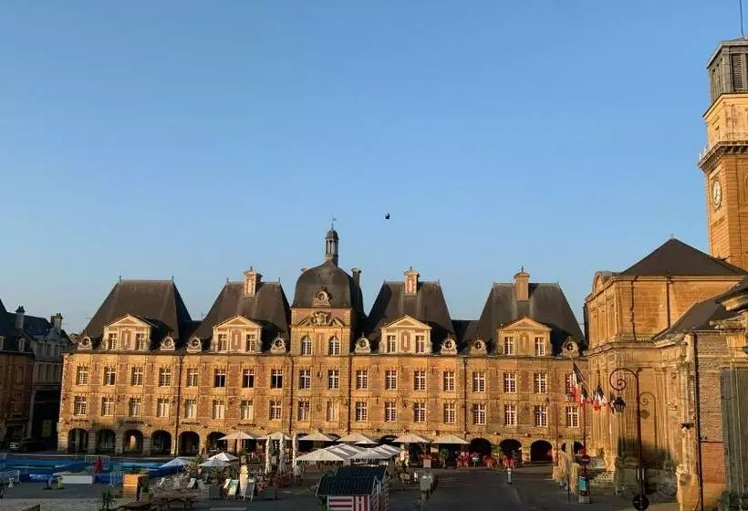 Charleville Mézières: Belle Vue Place Ducale