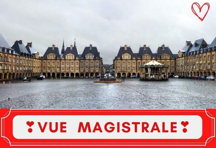 Charleville Mézières: Belle Vue Place Ducale