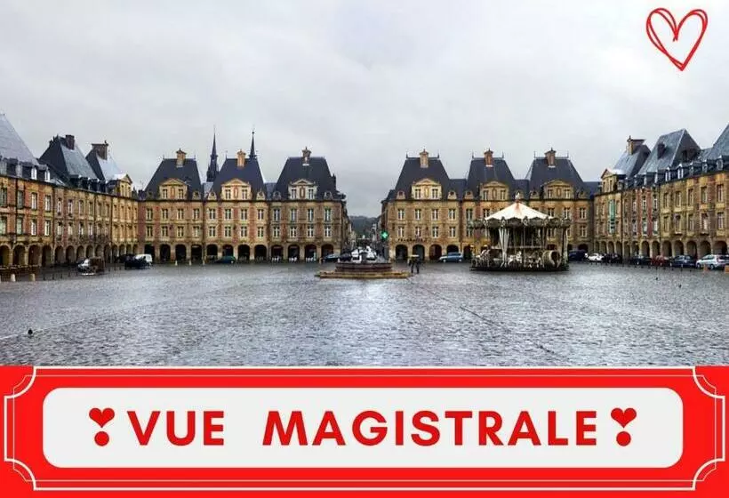 Charleville Mézières: Belle Vue Place Ducale