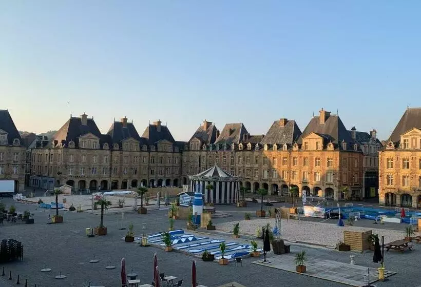 Charleville Mézières: Belle Vue Place Ducale