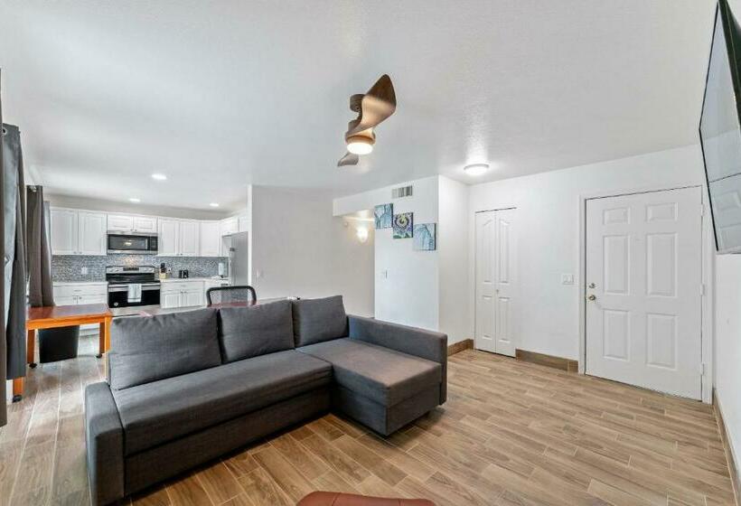 Coolidge 3bd 2ba Upgraded Apartment With Amenities