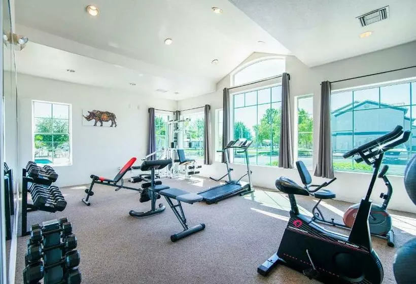 Coolidge 3bd 2ba Upgraded Apartment With Amenities