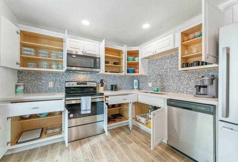 Coolidge 3bd 2ba Upgraded Apartment With Amenities