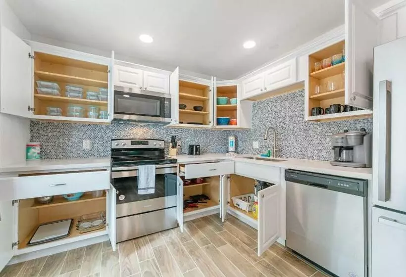 Coolidge 3bd 2ba Upgraded Apartment With Amenities