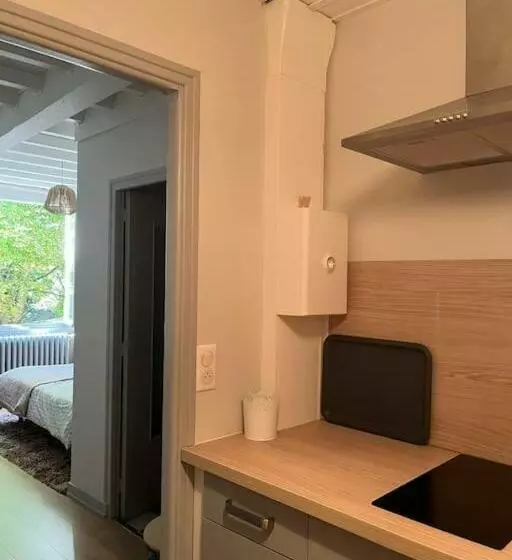 Salins Les Bains : A L Ombre De La Tour Carrée