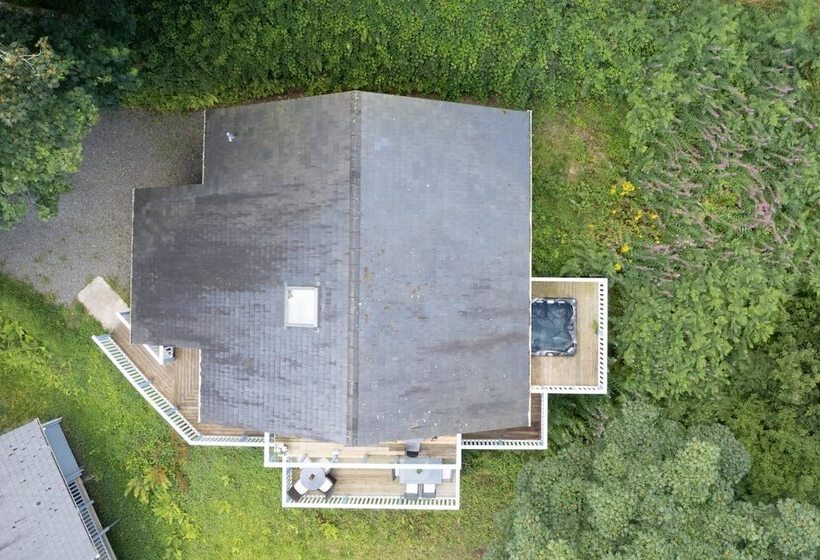 The Bluebell   Luxury Lodge With Hot Tub