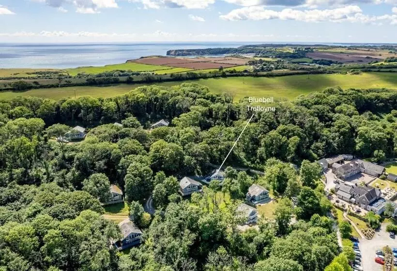The Bluebell   Luxury Lodge With Hot Tub