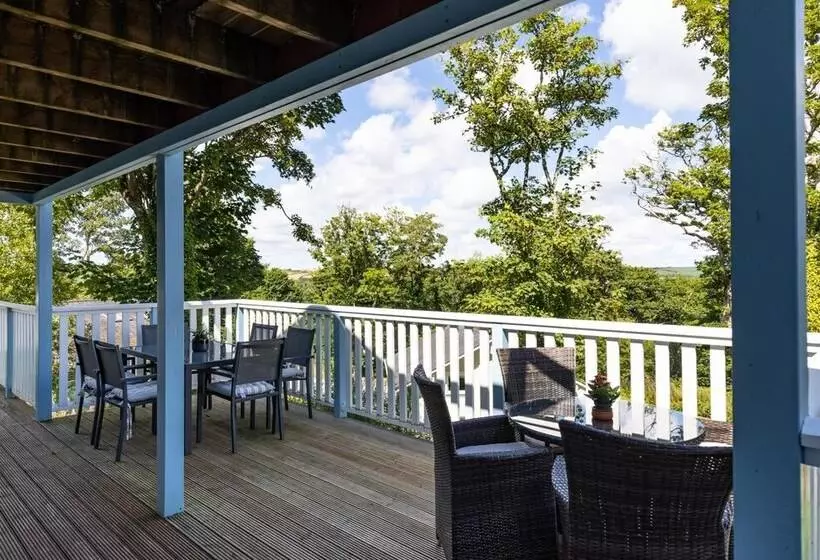 The Bluebell   Luxury Lodge With Hot Tub