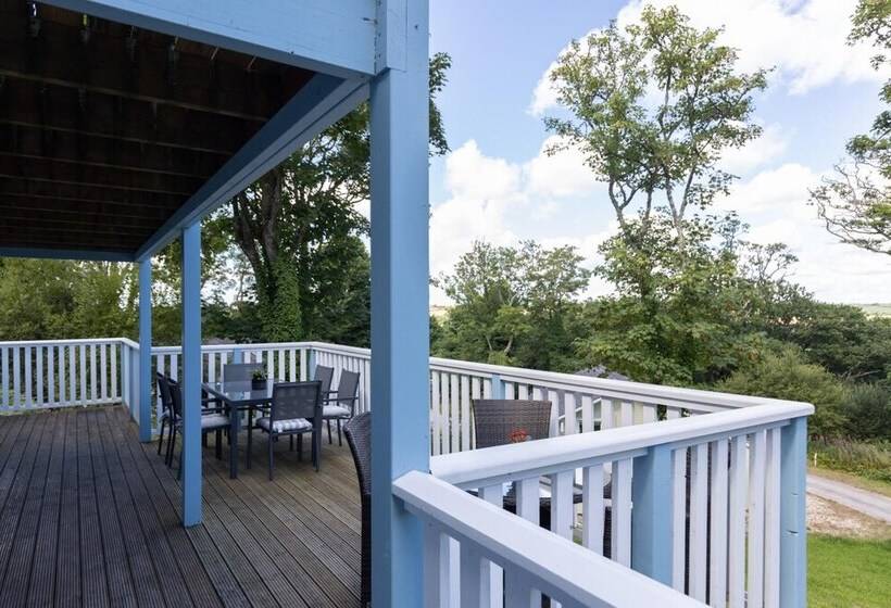 The Bluebell   Luxury Lodge With Hot Tub