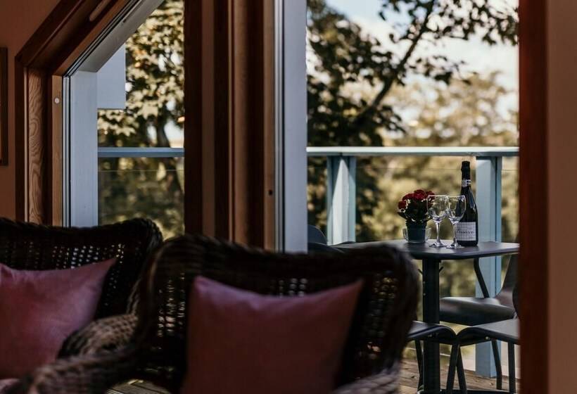 The Bluebell   Luxury Lodge With Hot Tub