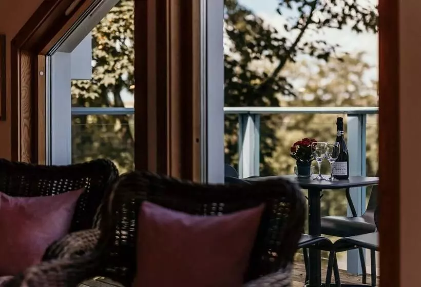 The Bluebell   Luxury Lodge With Hot Tub