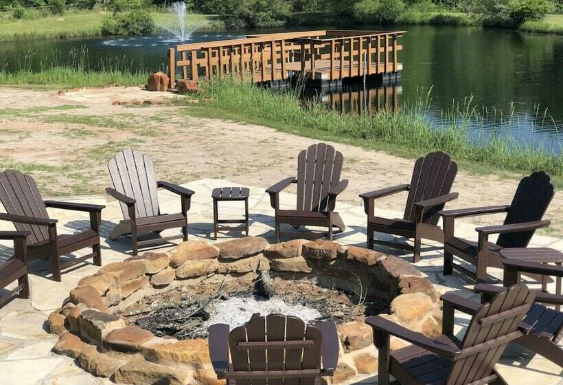 The Retreat At Hempstead