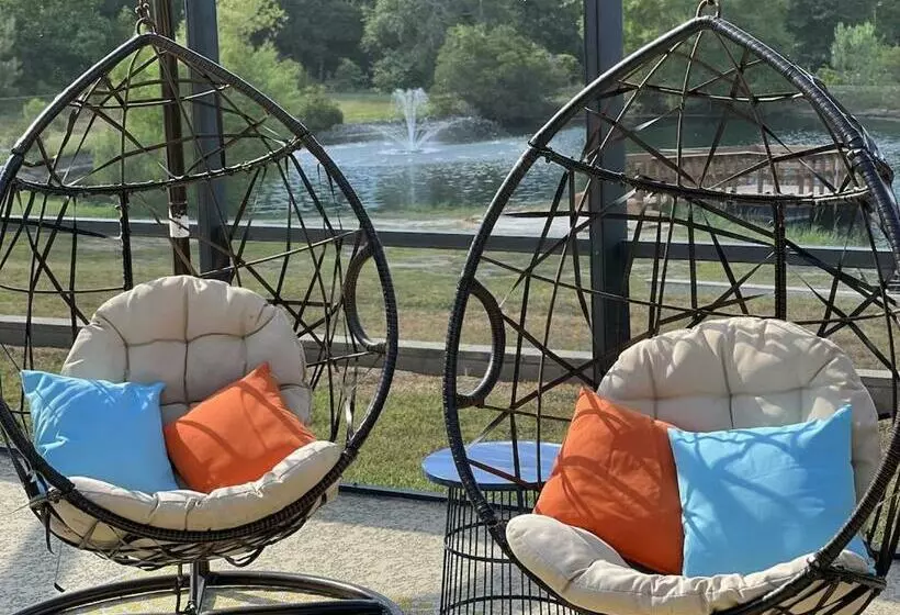 The Retreat At Hempstead