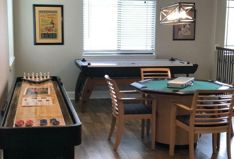 The Retreat At Hempstead