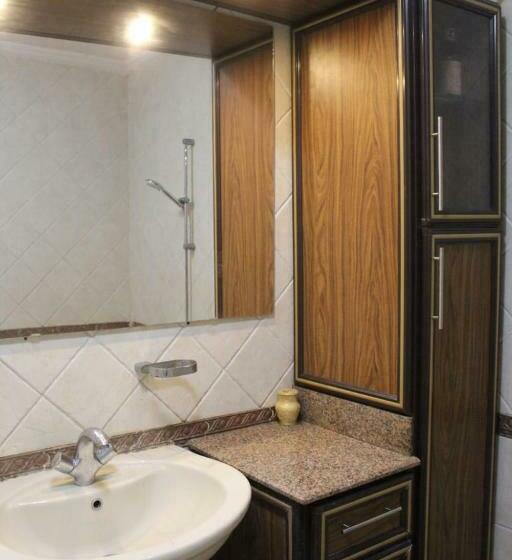 3bd Entire Apartmen In A Central Location