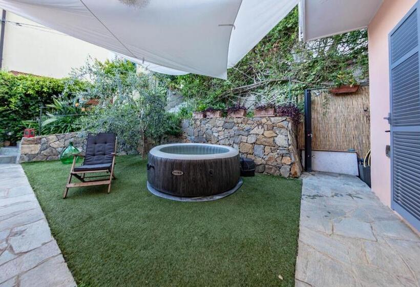H11 Country Lux Jacuzzi Sanremo Garden