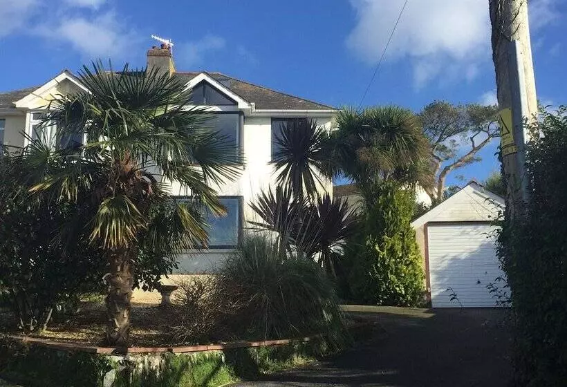 Sunnyview 5 Bed House In Kingsbridge With Parking