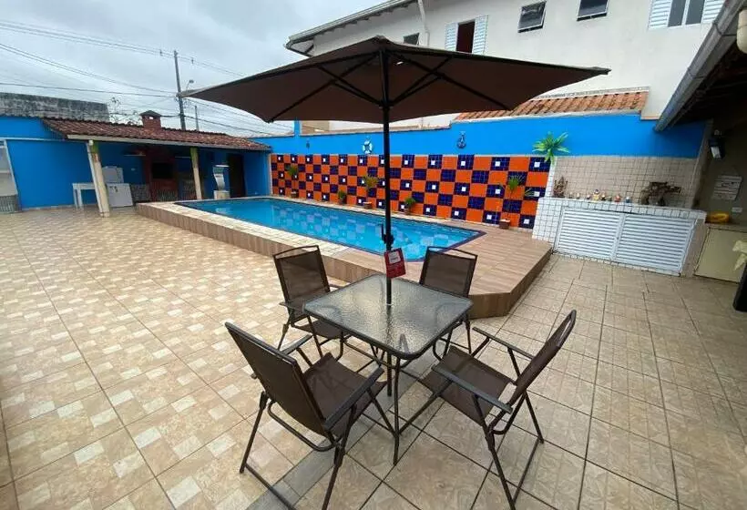 Casa Com Piscina E Churrasqueira