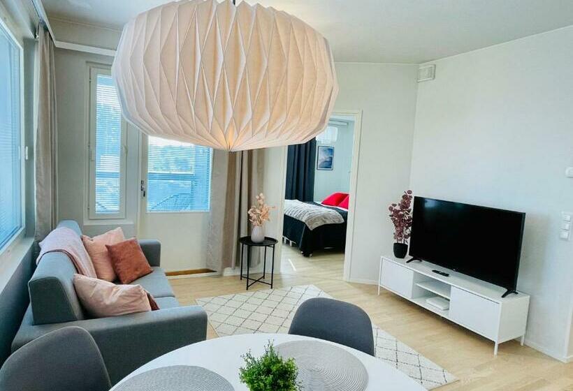 Bellarova Apartments Riistatie