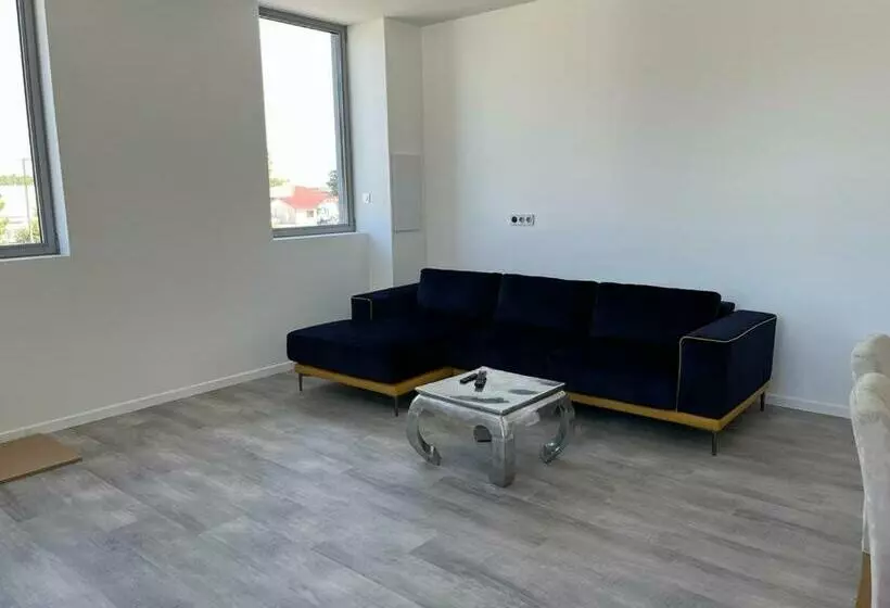 Loft épuré Avec Parking Privé