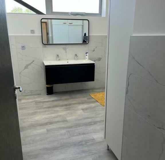 Loft épuré Avec Parking Privé