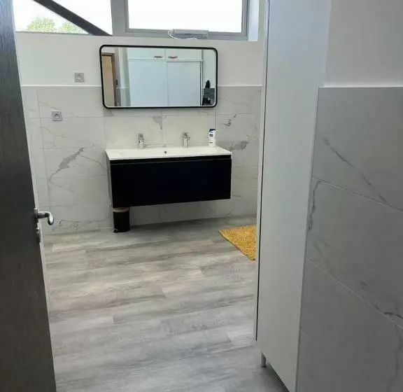 Loft épuré Avec Parking Privé