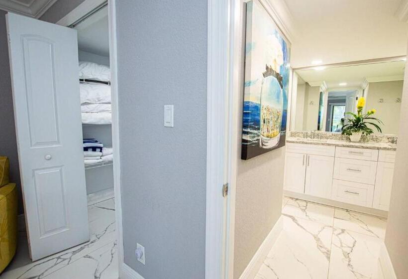 Newly Listed! 20 Percent Off! Golf And Tennis Community Lavish Living